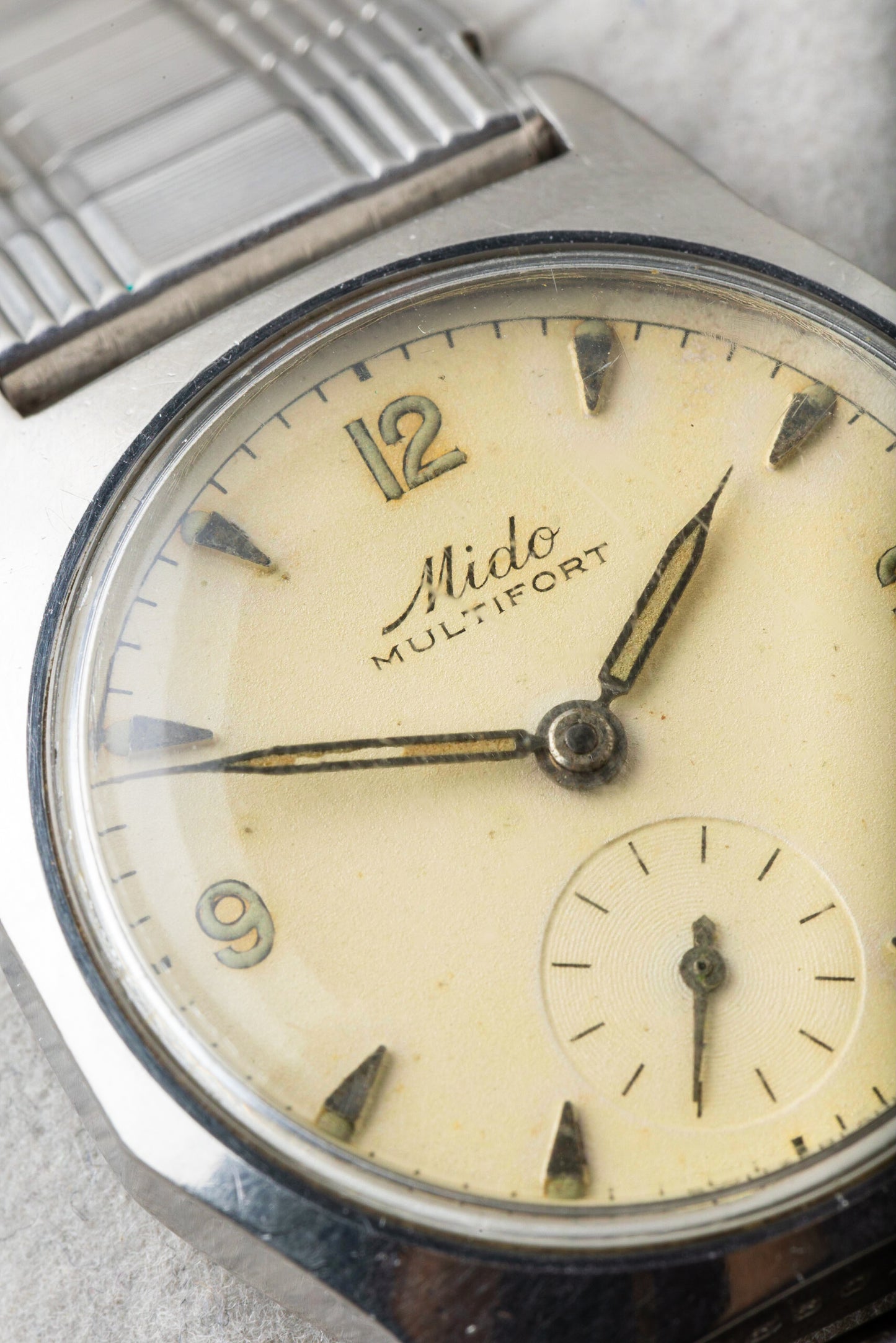 1940s Mido Multifort Hand Wind