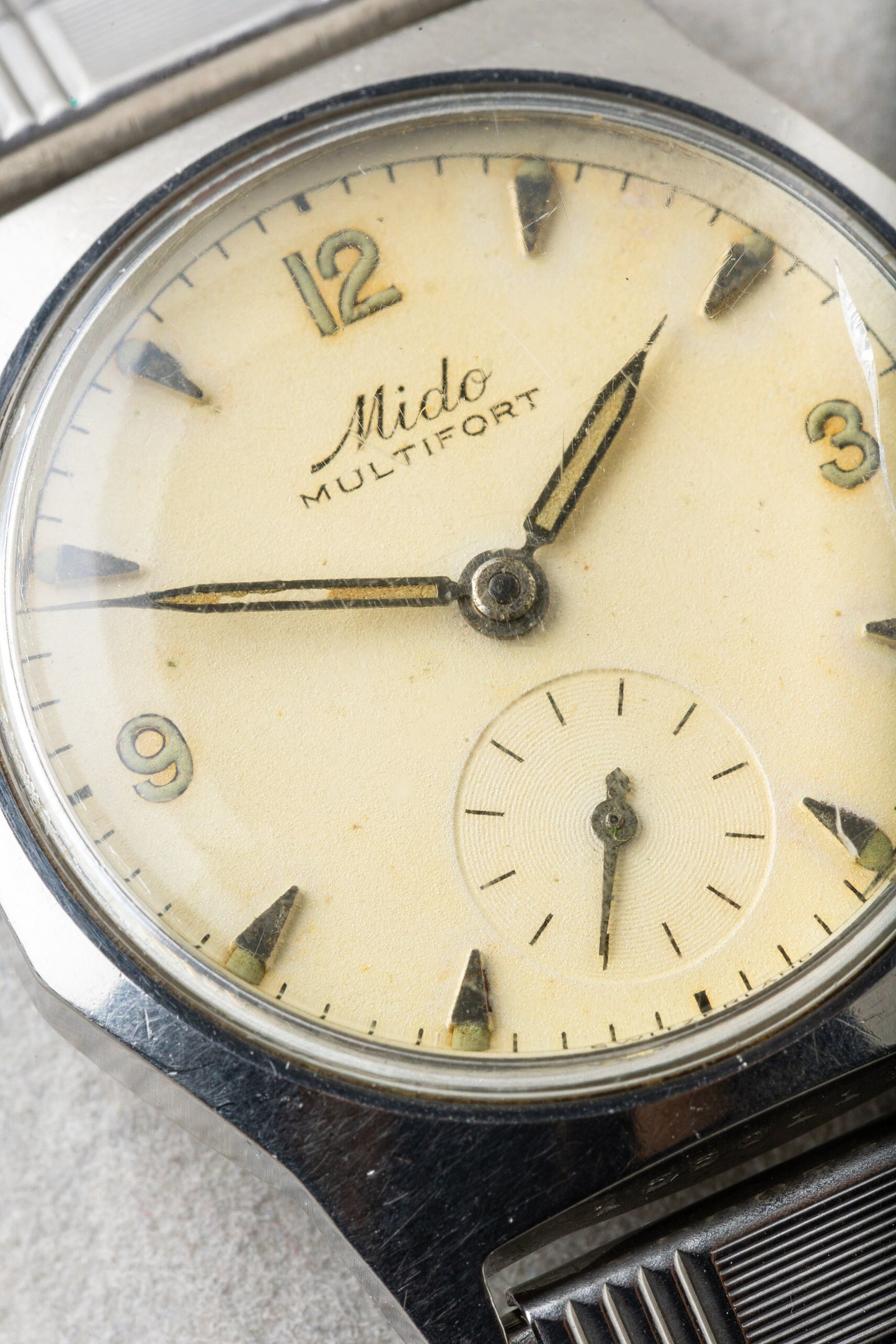1940s Mido Multifort Hand Wind