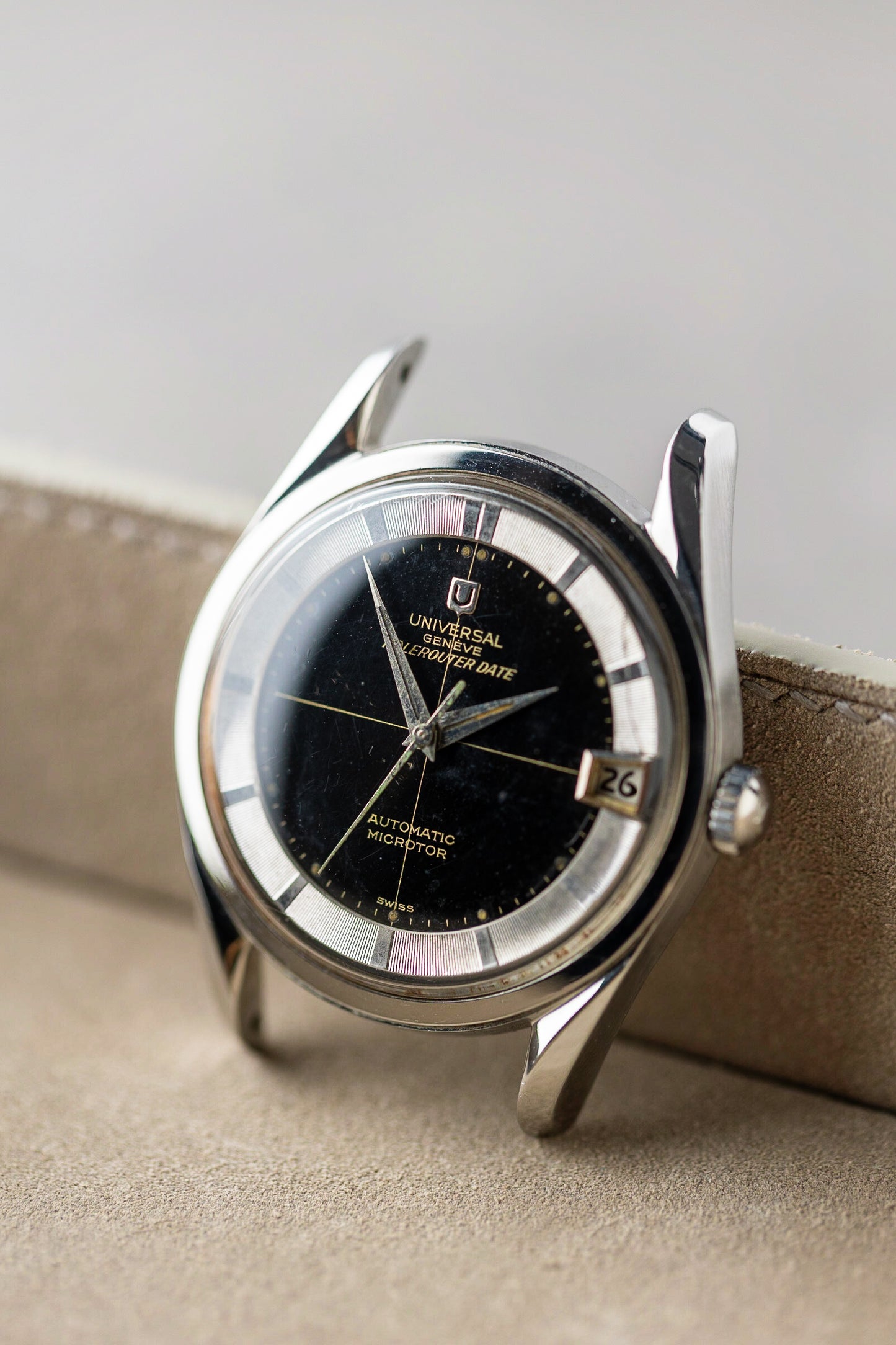1960 "Black Gilt Spider" Universal Genève Polerouter Date Automatic Microtor Ref. 204503-2