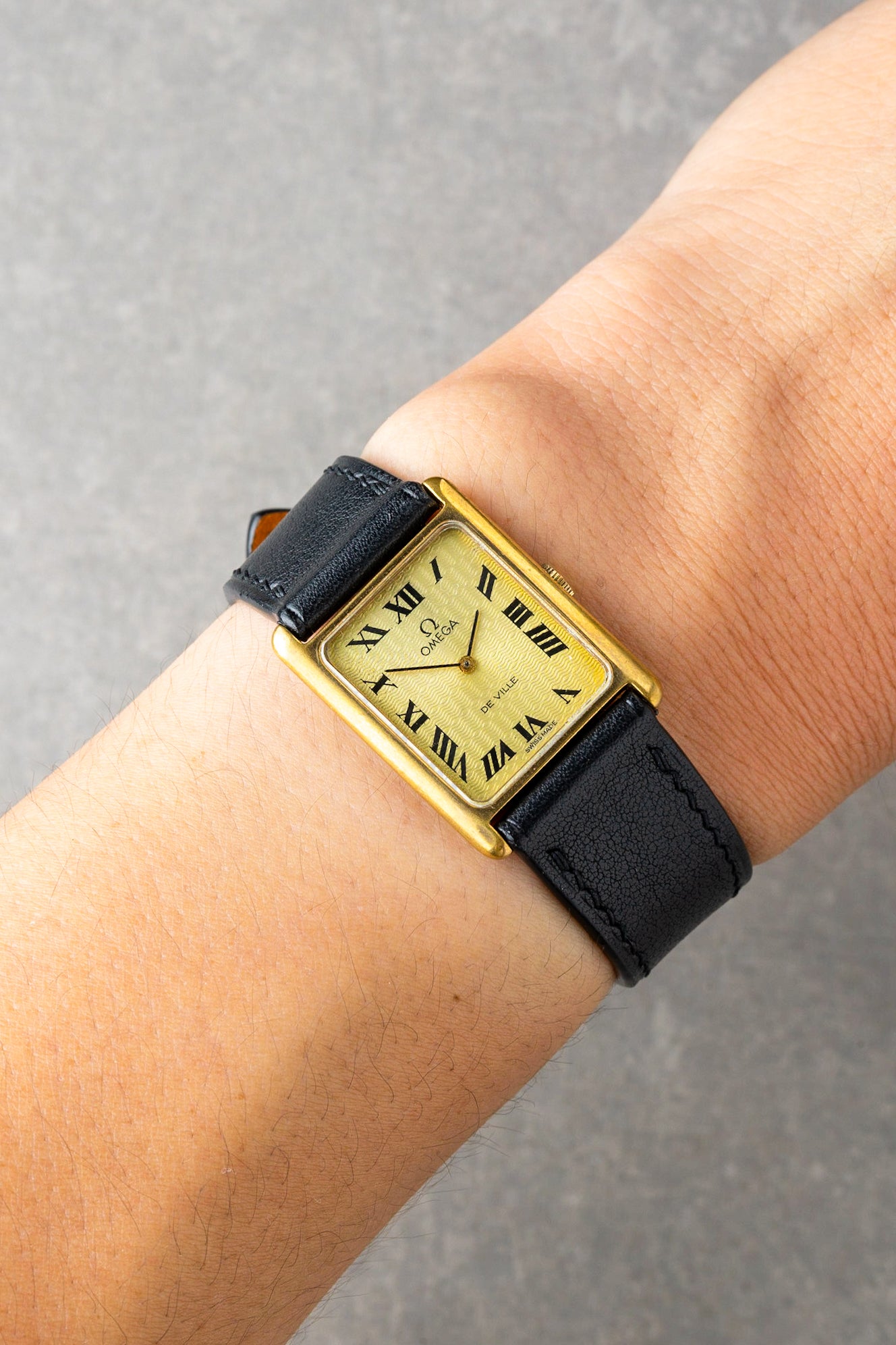 1976 Omega De Ville Tank Hand Wind Ref. 511.0404