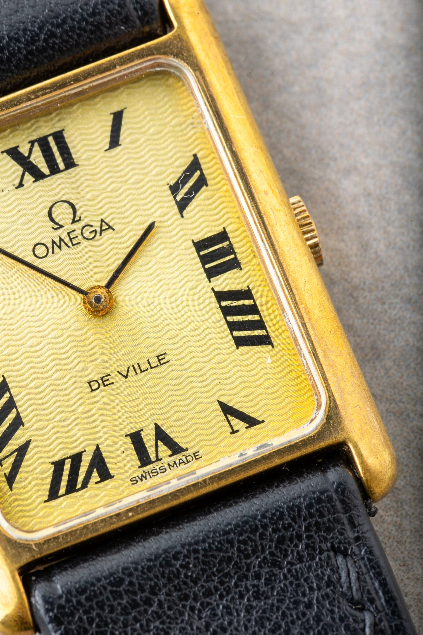 1976 Omega De Ville Tank Hand Wind Ref. 511.0404