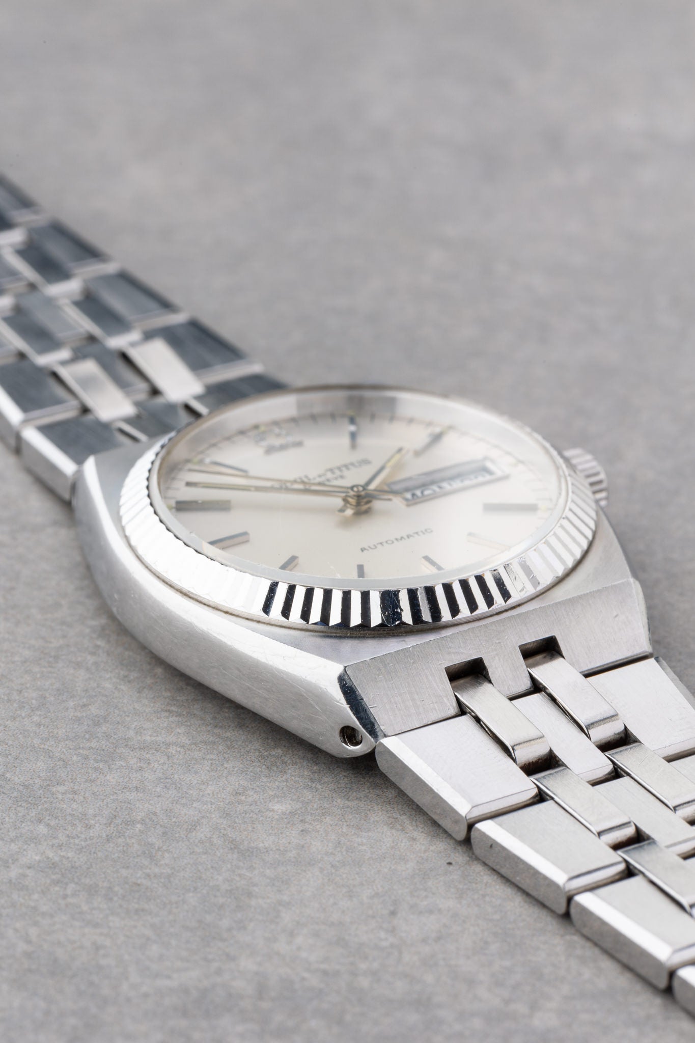 1970s Solvil et Titus Automatic Day Date "Oyster Quartz"