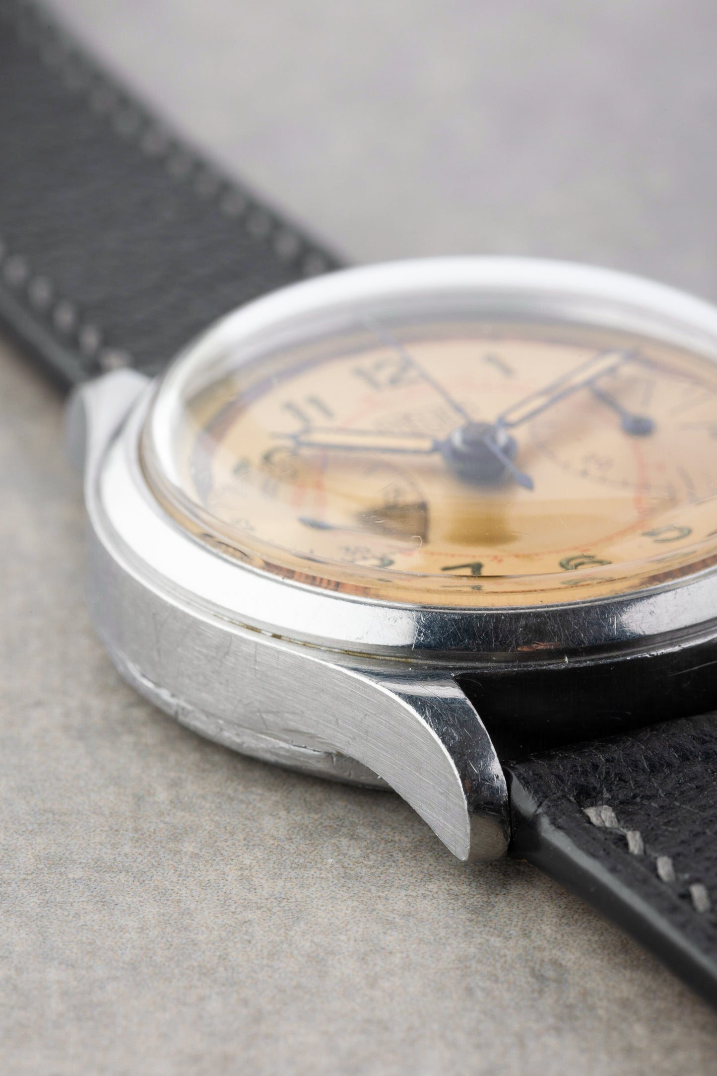 1940s Heuer Big Eyes Chronograph Ref. 59818 With Salmon Dial