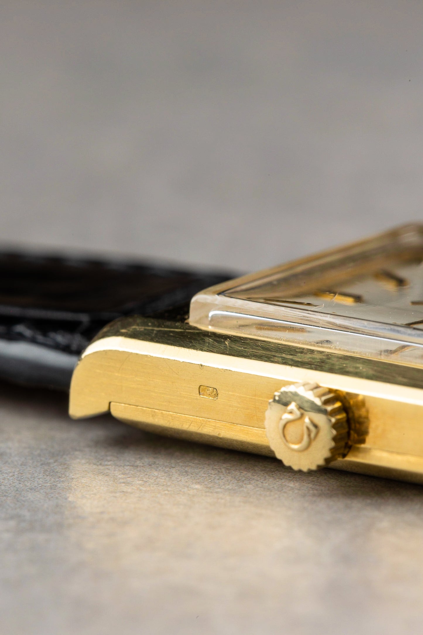 Omega Automatic Tank 18K Solid Gold Ref.3999 SC