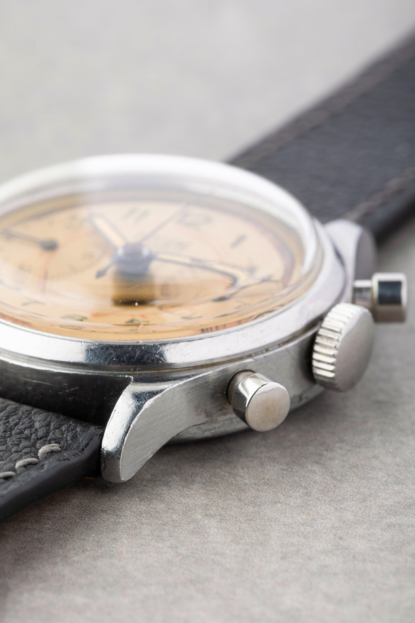 1940s Heuer Big Eyes Chronograph Ref. 59818 With Salmon Dial