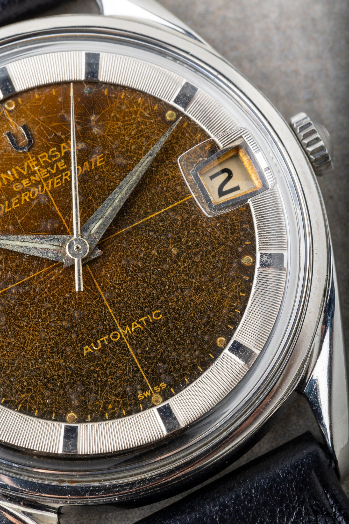 1960 "Tropical" Universal Genève Polerouter Date Automatic Microtor Ref. 204610-2