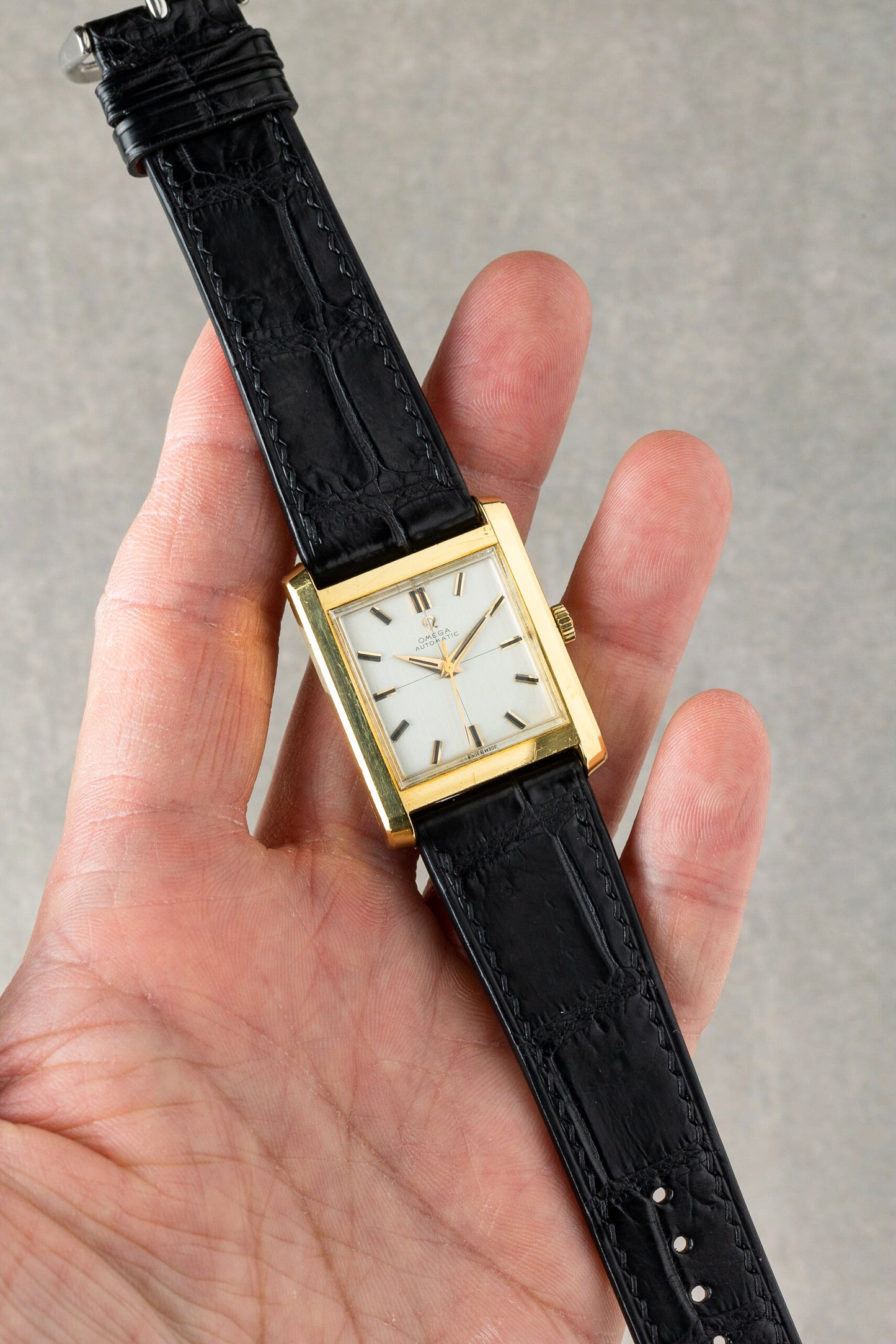 Omega Automatic Tank 18K Solid Gold Ref.3999 SC