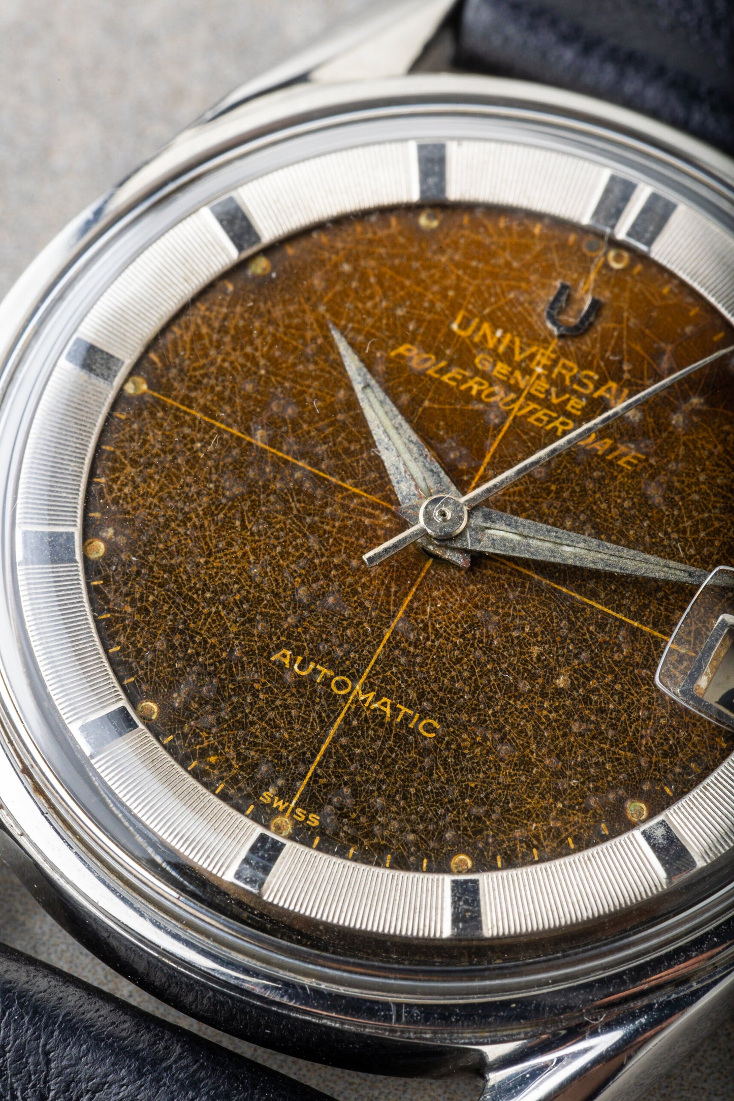 1960 "Tropical" Universal Genève Polerouter Date Automatic Microtor Ref. 204610-2