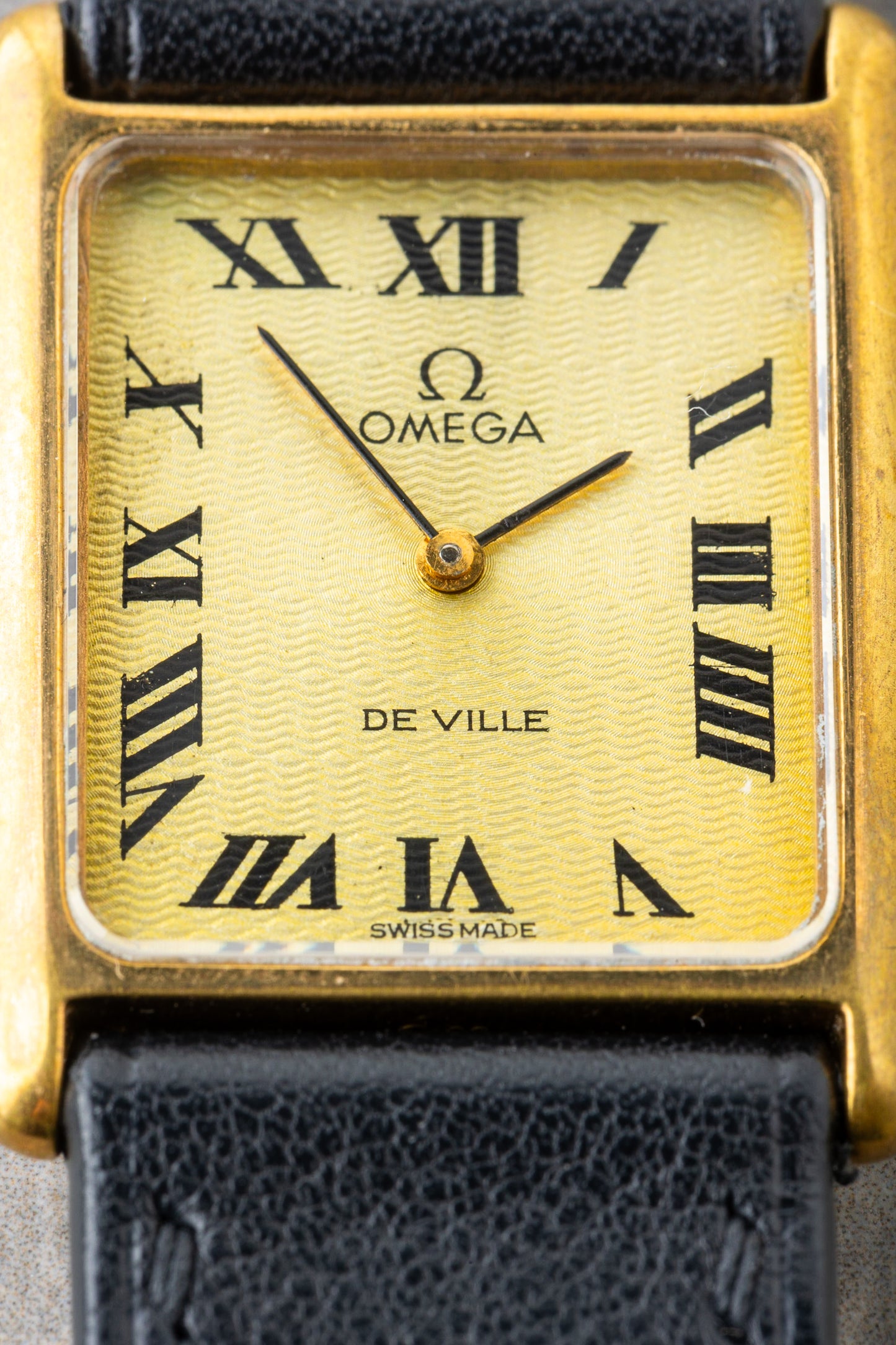 1976 Omega De Ville Tank Hand Wind Ref. 511.0404